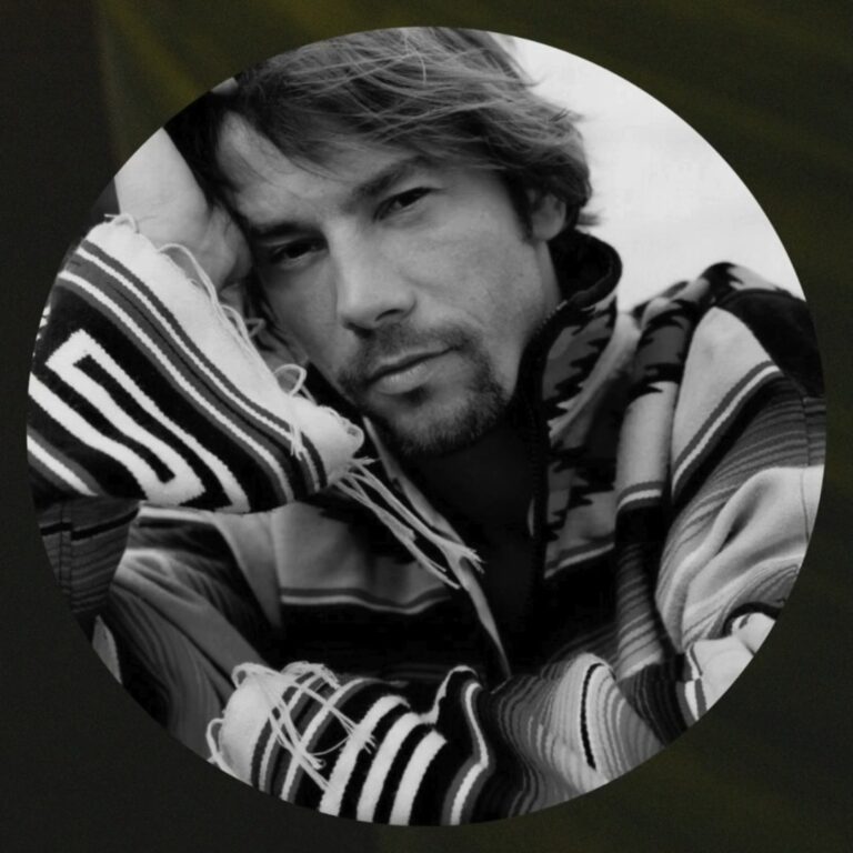 Instagram post from barry.music.service. This post is in position 10.